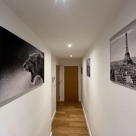 2 Bed Corner Apartment With Gym Manchester Exteriör bild