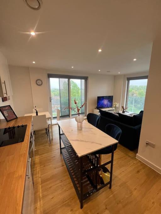 2 Bed Corner Apartment With Gym Manchester Exteriör bild